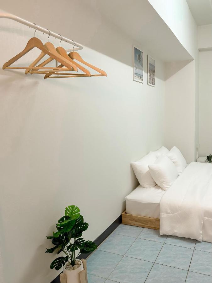 Montana Hotel & Hostel Phuket Karon Eksteriør billede